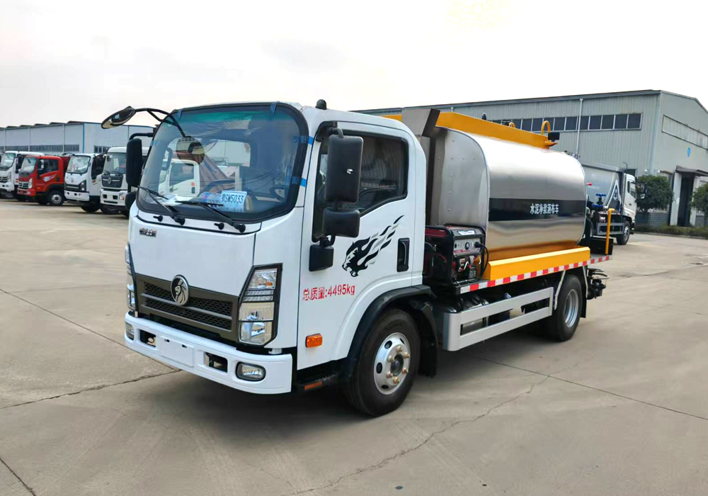 5噸重汽王牌藍牌智能瀝青灑布車